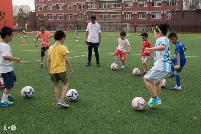 阿不都27+11赵睿首秀替补砍21分 新疆险胜江苏